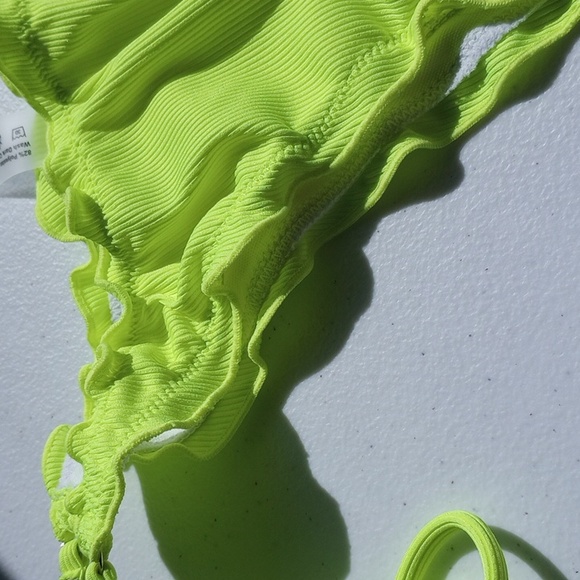 High Cut Two Piece Swimsuit - Picture 13 of 15